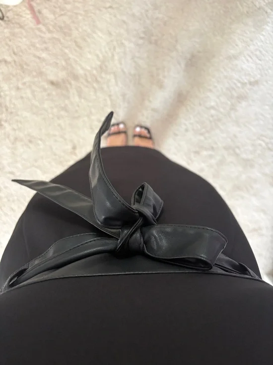 Calvin Klein Black Dress Leather Belt Size 8 - Picture 4 of 4